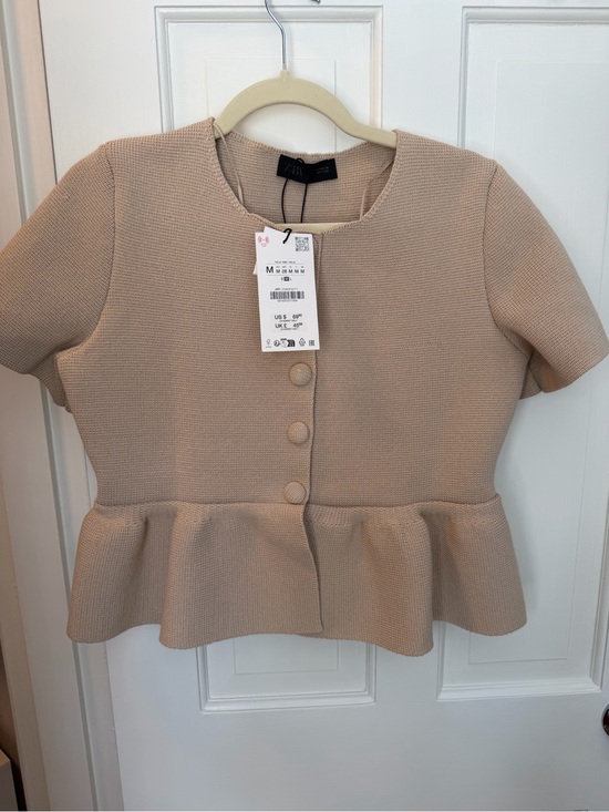 Zara Sweaters - NWT Zara Short Sleeve Peplum Sweater in Beige